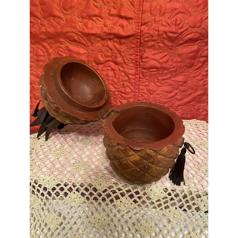 Vintage Wooden Pineapple Trinket Container -‎ Hinged, 10
